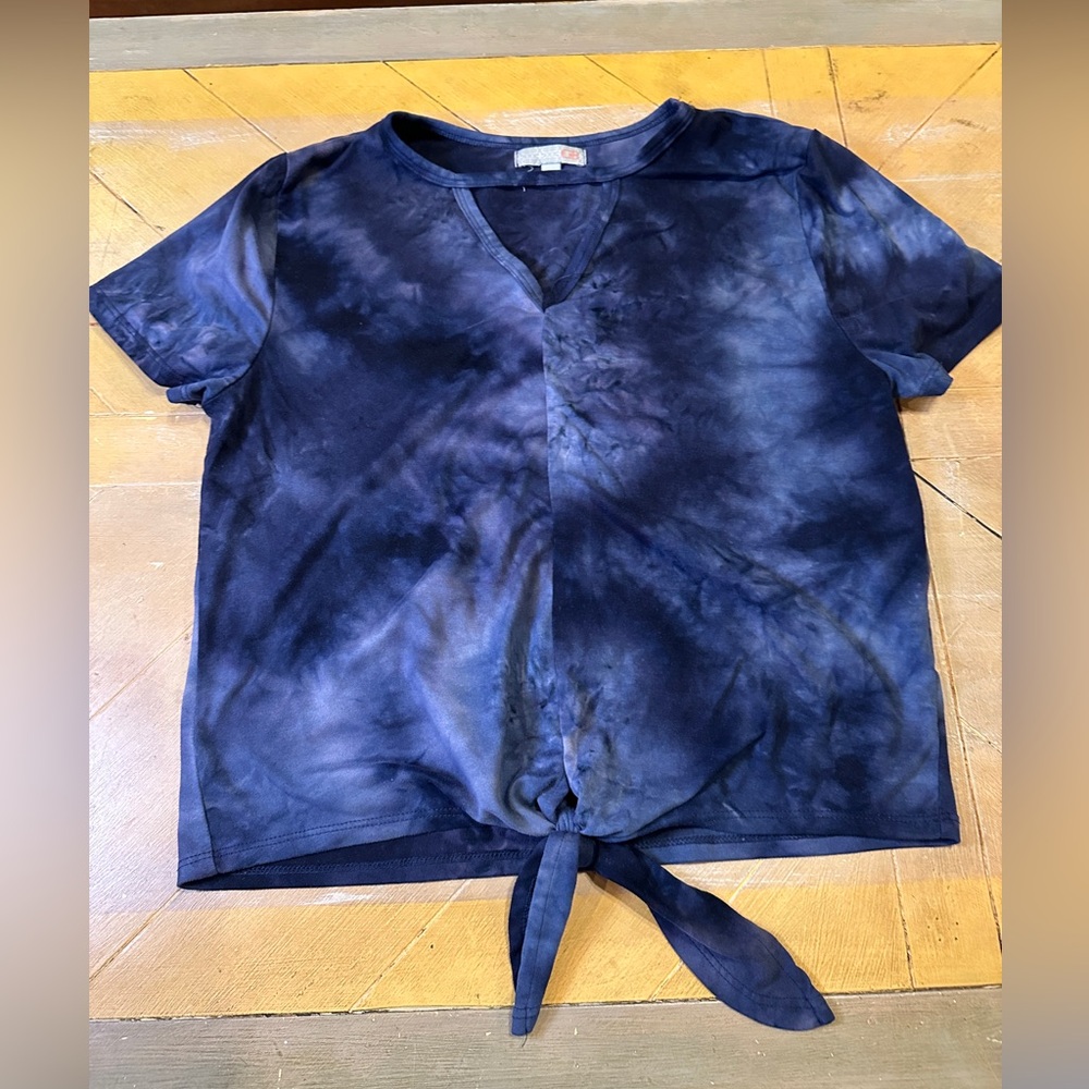 Giani Navy Blue Tie Dye V Neck Tie Front Top Women’s XS Short Sleeve
